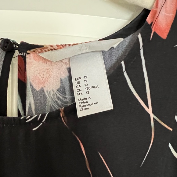 H&M Women’s Floral Dress - Picture 3 of 4